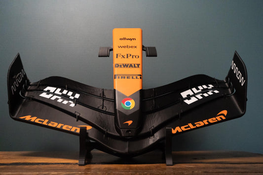 Maqueta de réplica del alerón delantero/spoiler del McLaren F1 (2025)
