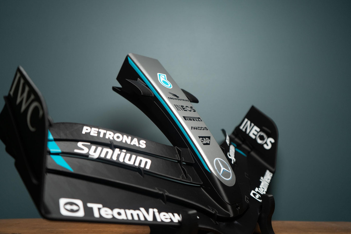 Réplica del alerón/spoiler delantero de Mercedes F1 (2025)